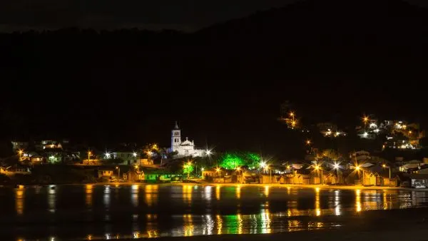 O que fazer em Garopaba à noite